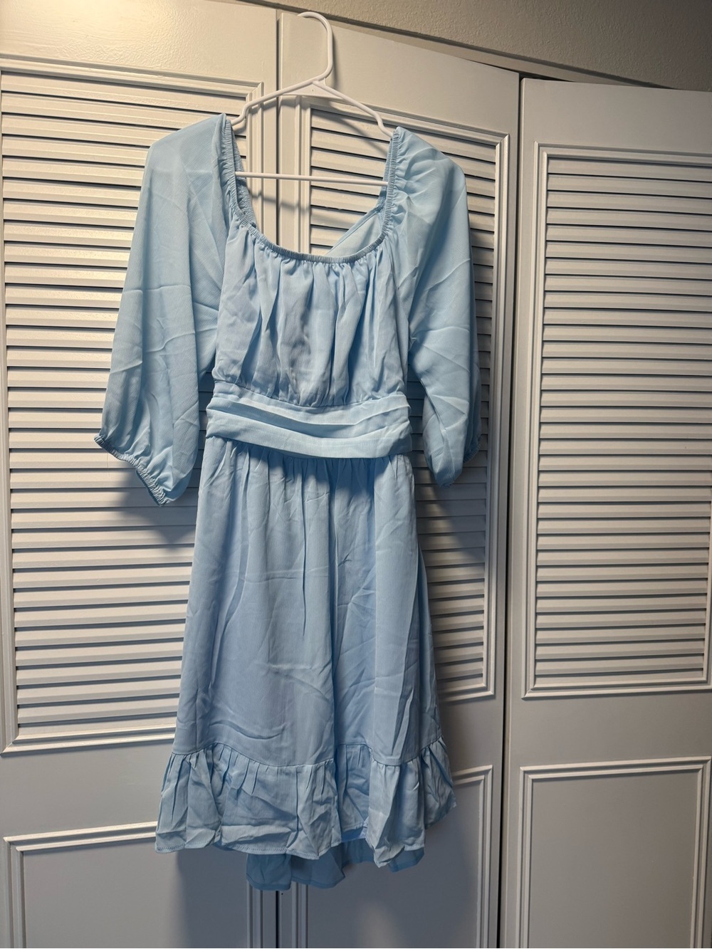 Light Blue Women's Smocked Waist Midi Dress with Puff Sleeves